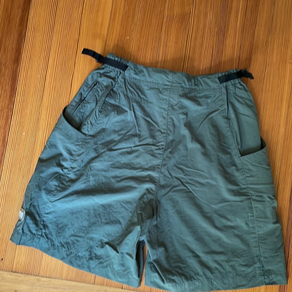 REI Cargo Sahara shorts 100% quick dry nylon for active sports - Picture 5 of 8